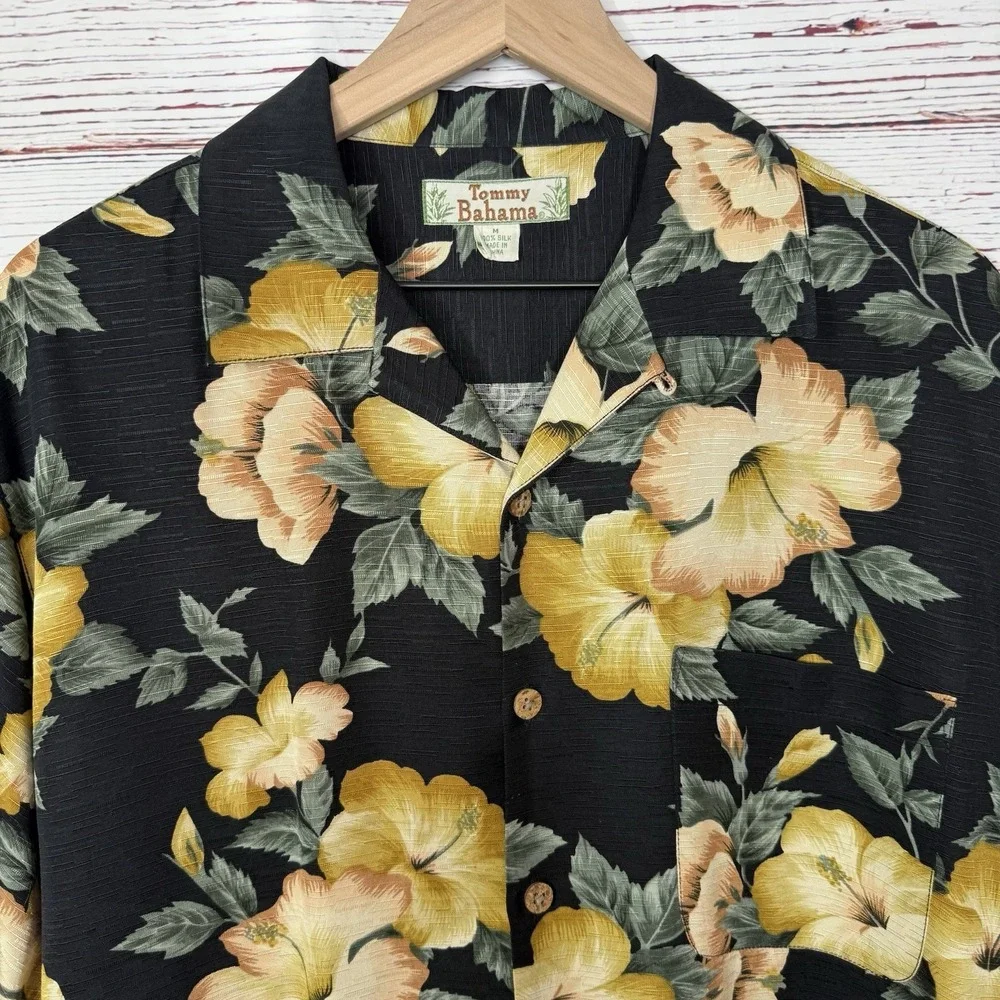 VTG Tommy Bahama Mens  Hawaiian 100% Silk Shirt Size M Floral Tropical Button - Picture 2 of 13